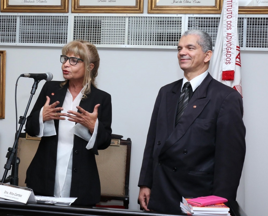 Direito à liberdade religiosa é defendido em seminário no IAB aberto por Rita Cortez